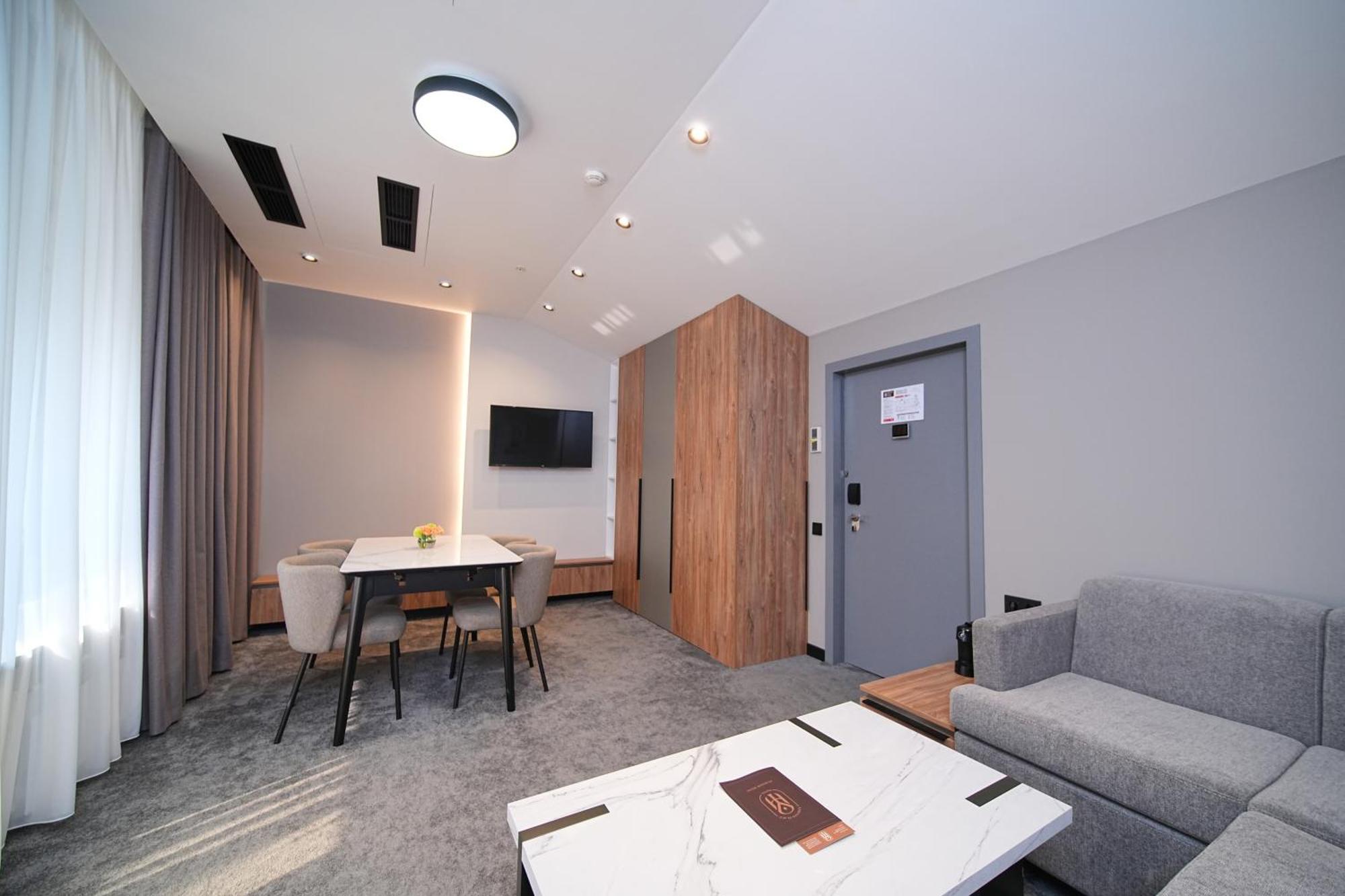 Yerevan Place Hotel Kültér fotó