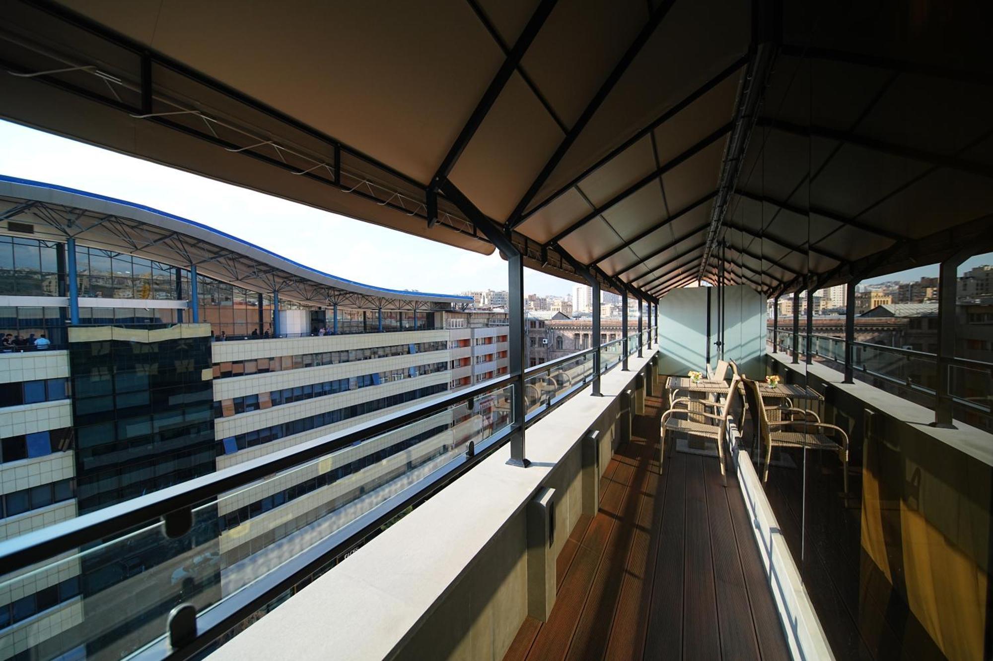 Yerevan Place Hotel Kültér fotó